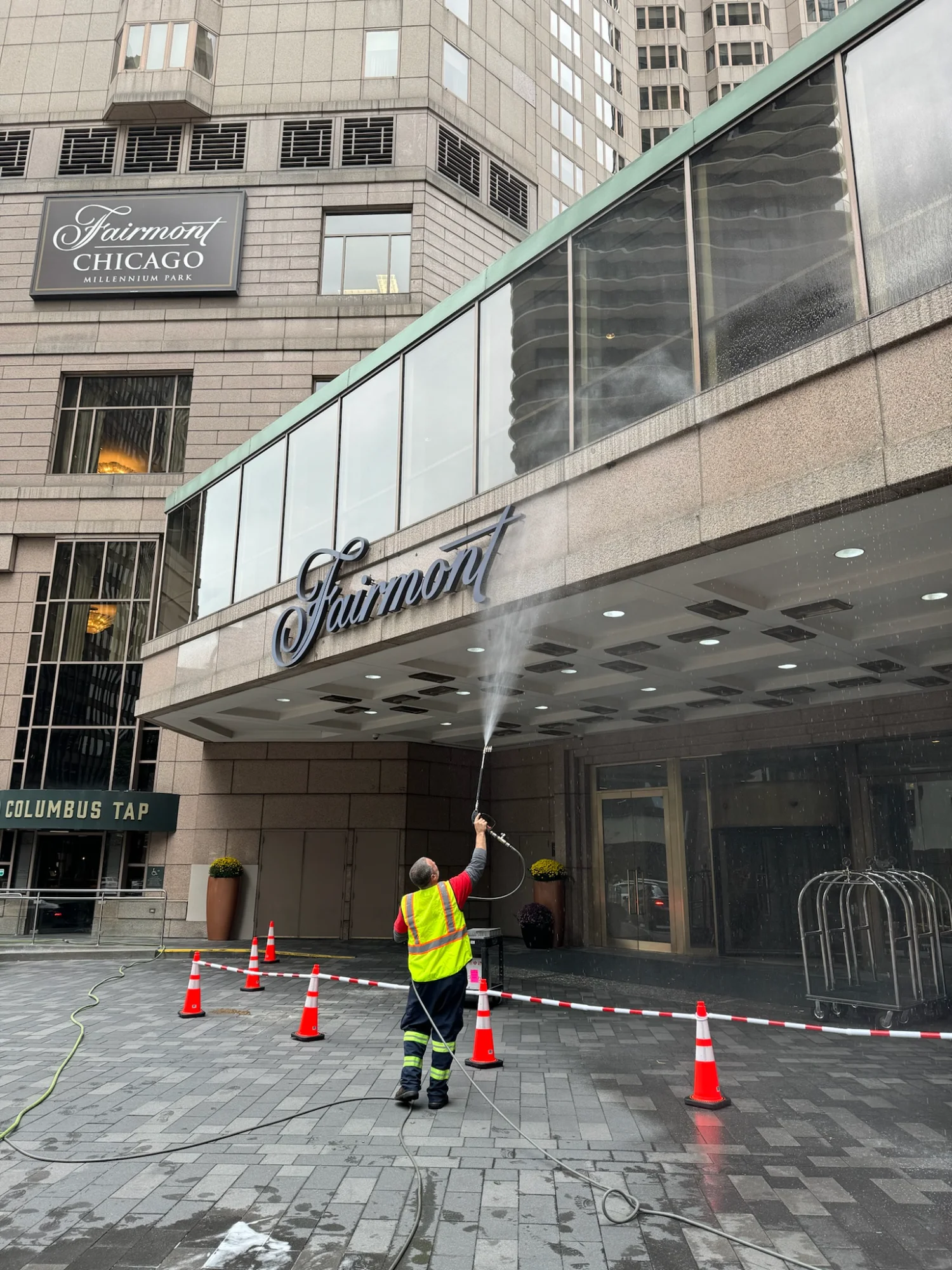 Commercial power washing - Fairmont Hotel Chicago