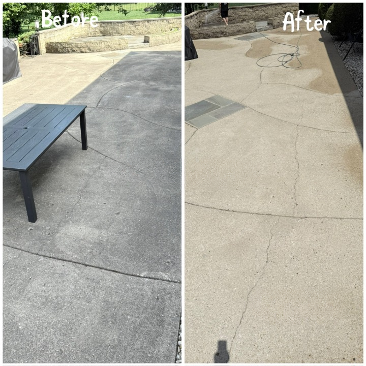 Before and after deck cleaning - Lake Forest